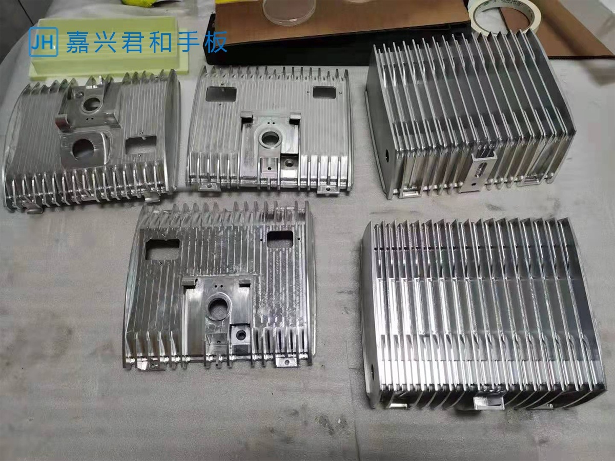 嘉兴君和CNC手板案例-多件铝合金灯具散热器 CNC 手板成品实拍