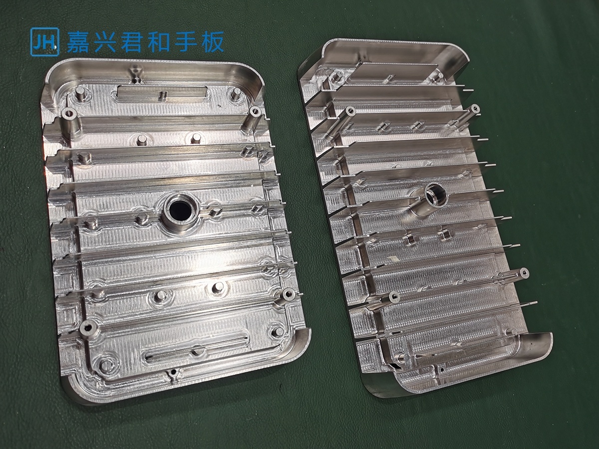 嘉兴君和三维 CNC 精密加工样件 散热器盖板成品实拍